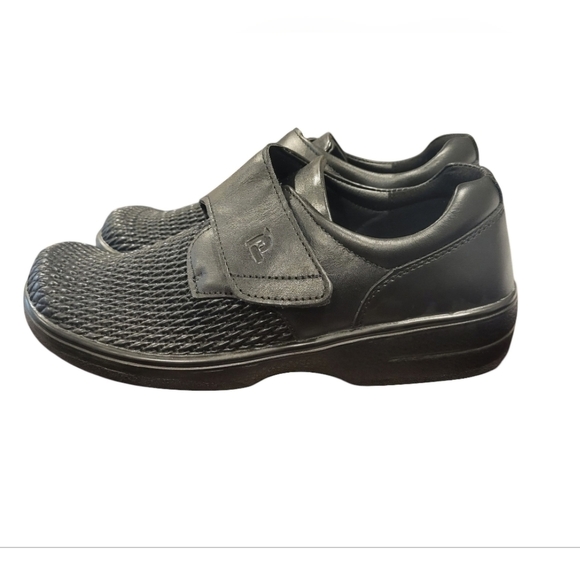 Propet Olivia Women's Stretchable Slip-On Velcro Black Shoe Size 8 - Picture 1 of 7